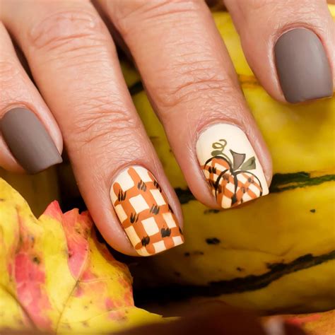 Get a Touch of Magic with These Fall Nail Art Ideas